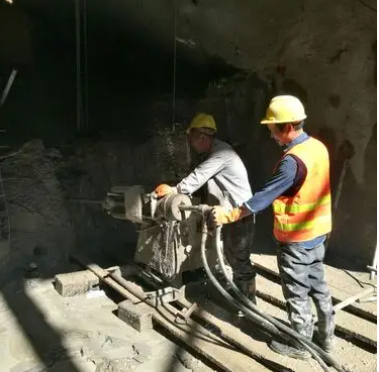 钟山水下抗分散灌浆料特点 水下不分散注浆料介绍