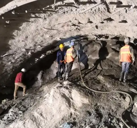 钟山拱顶带模注浆料的施工流程及注意事项